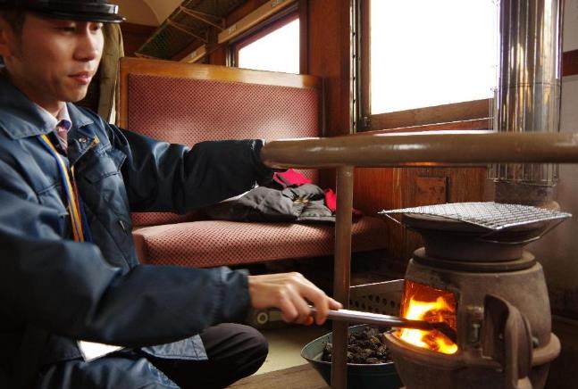 青森旅游-暖炉列车